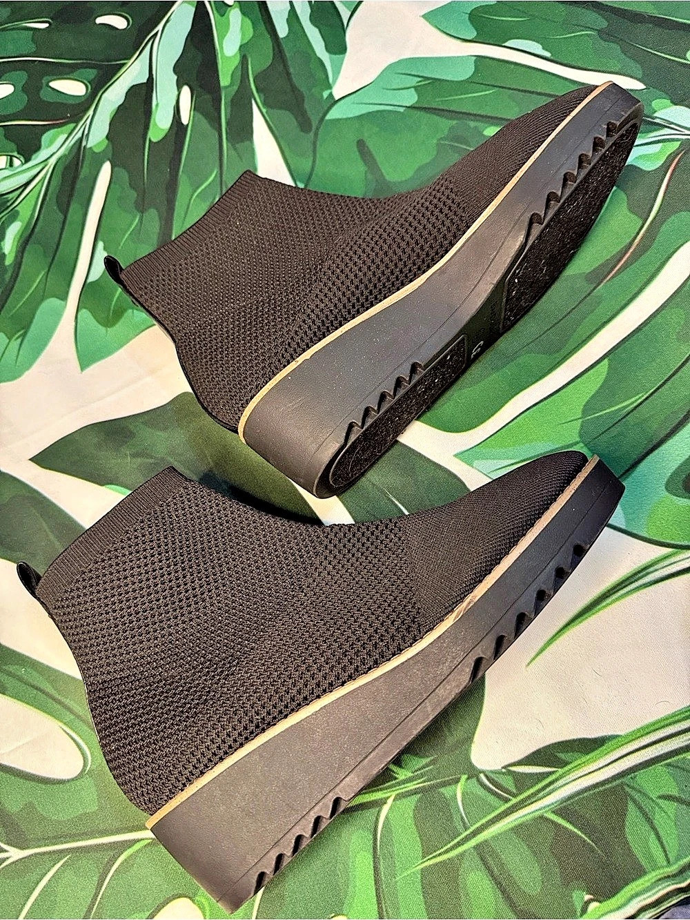 Bandolino Black Knit Wedge Ankle Boots US 9 Like New - Picture 13 of 13